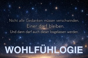 Weisse Schrift mit Gedanken zum Einschlafen vor einem ruhigen Sternenhimmel